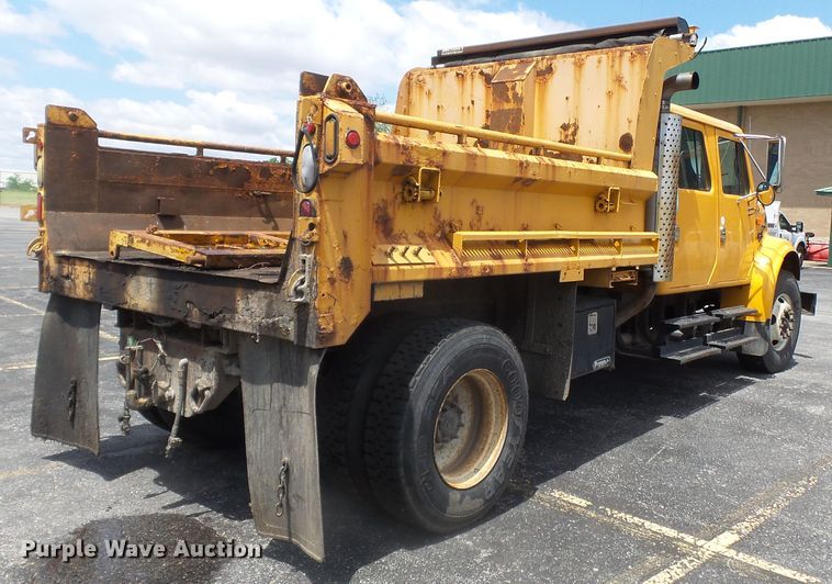 image for item DH7929 2002 International 4900 crew Cab dump truck