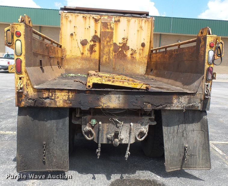 image for item DH7929 2002 International 4900 crew Cab dump truck