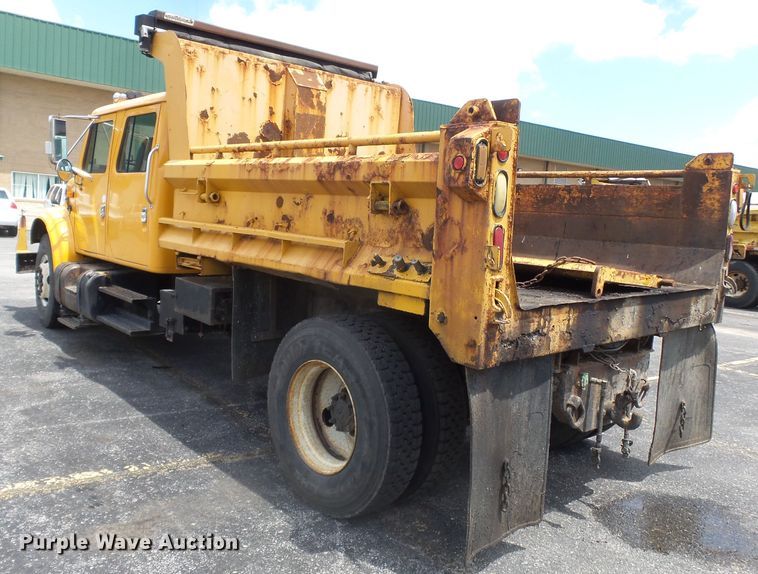 image for item DH7929 2002 International 4900 crew Cab dump truck