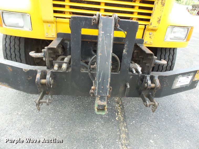 image for item DH7929 2002 International 4900 crew Cab dump truck