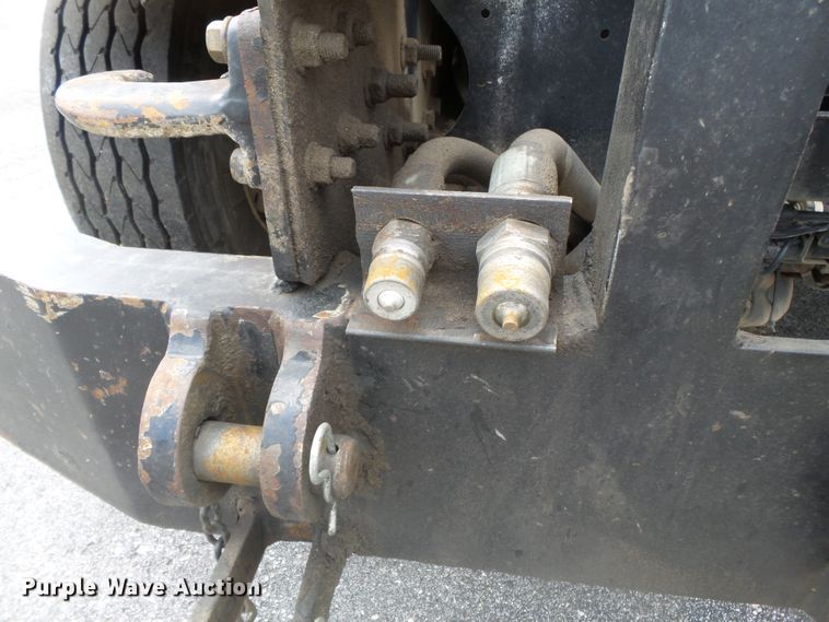 image for item DH7929 2002 International 4900 crew Cab dump truck