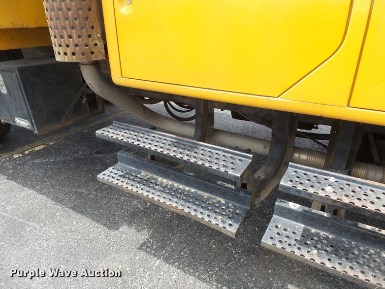 image for item DH7929 2002 International 4900 crew Cab dump truck