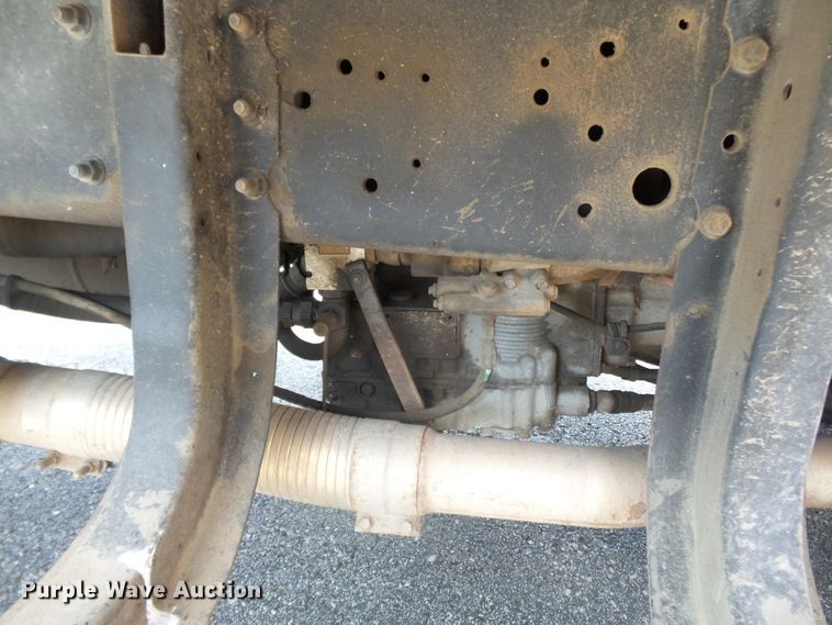 image for item DH7929 2002 International 4900 crew Cab dump truck