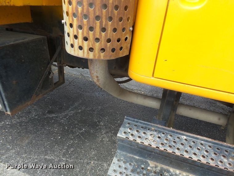 image for item DH7929 2002 International 4900 crew Cab dump truck