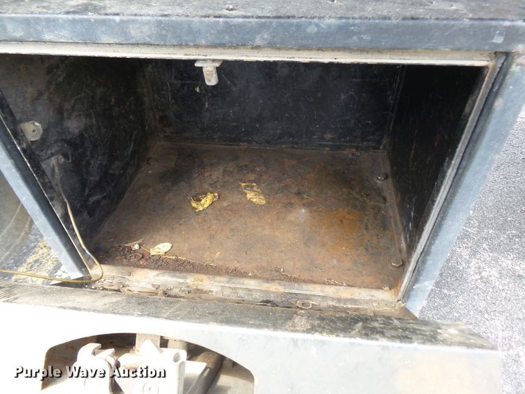 image for item DH7929 2002 International 4900 crew Cab dump truck