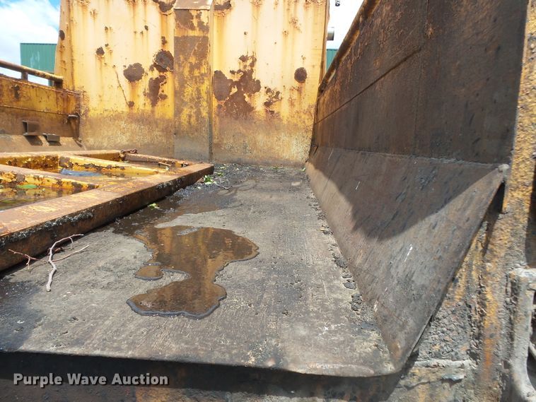 image for item DH7929 2002 International 4900 crew Cab dump truck