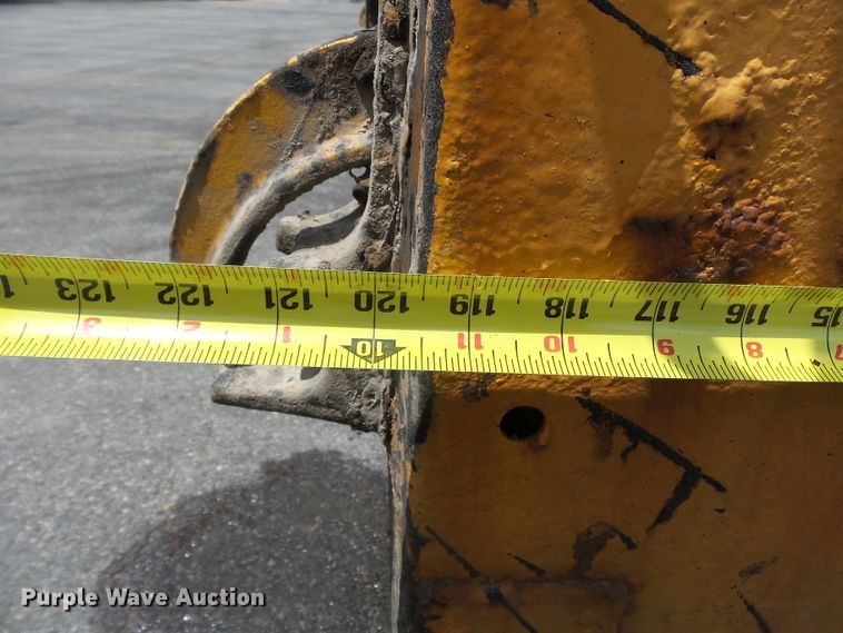 image for item DH7929 2002 International 4900 crew Cab dump truck