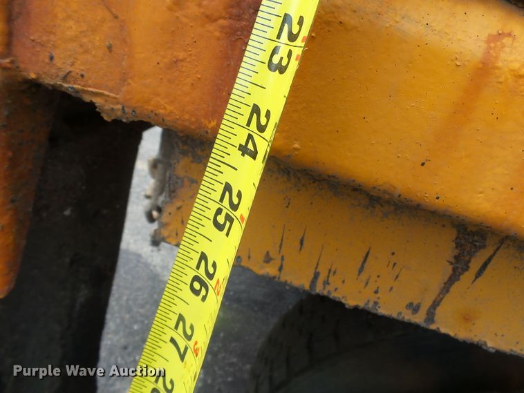 image for item DH7929 2002 International 4900 crew Cab dump truck