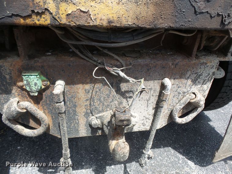 image for item DH7929 2002 International 4900 crew Cab dump truck