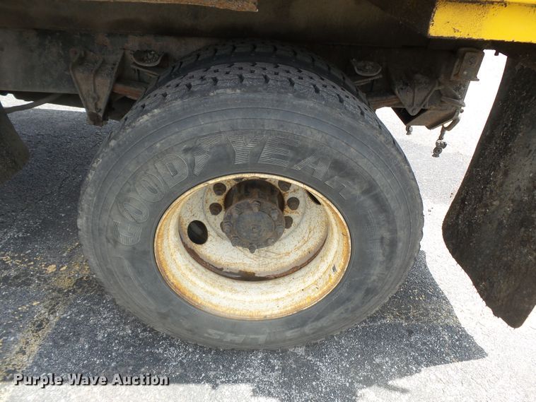 image for item DH7929 2002 International 4900 crew Cab dump truck