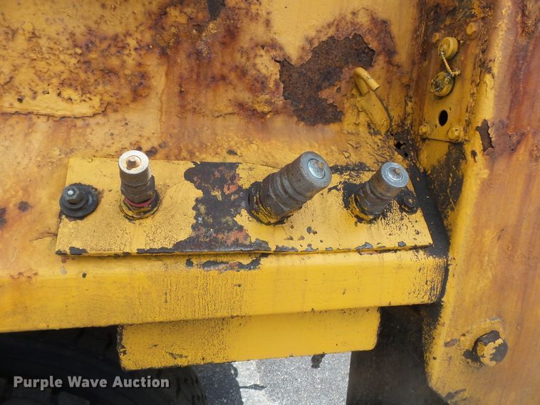 image for item DH7929 2002 International 4900 crew Cab dump truck