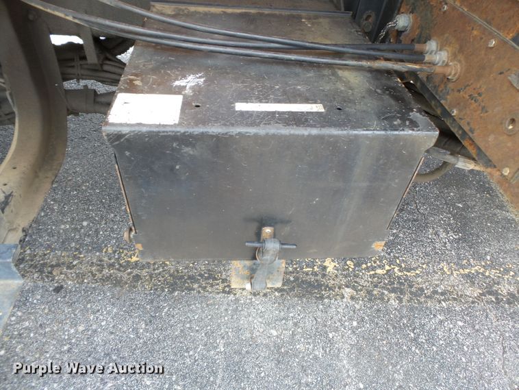 image for item DH7929 2002 International 4900 crew Cab dump truck