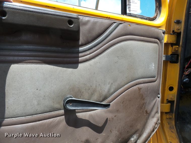 image for item DH7929 2002 International 4900 crew Cab dump truck