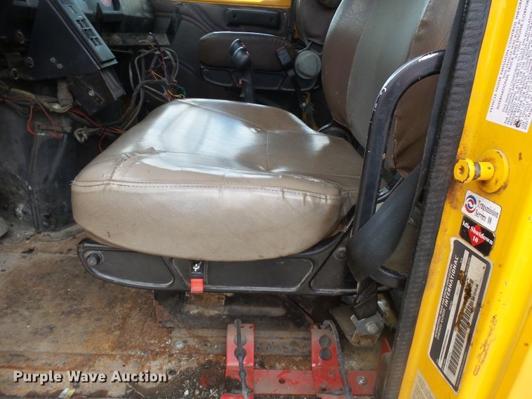 image for item DH7929 2002 International 4900 crew Cab dump truck