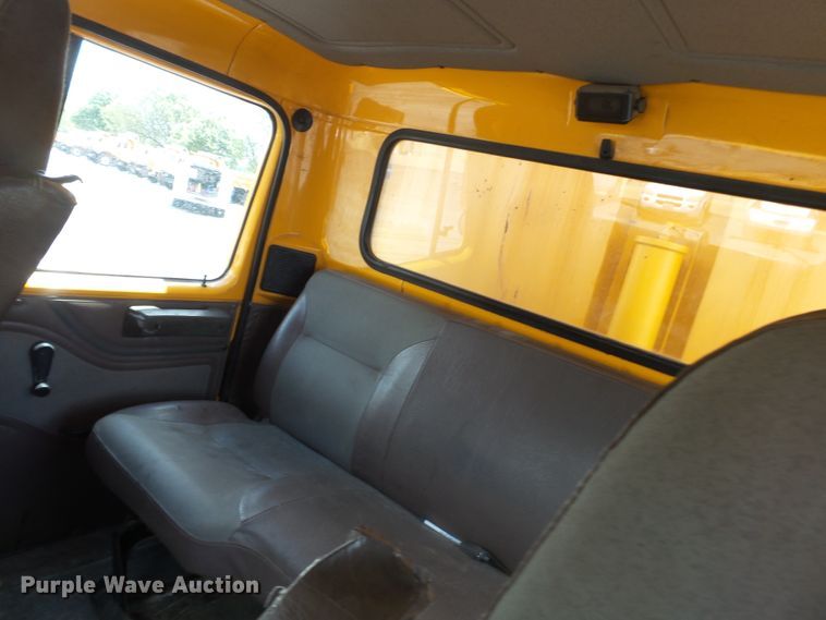 image for item DH7929 2002 International 4900 crew Cab dump truck