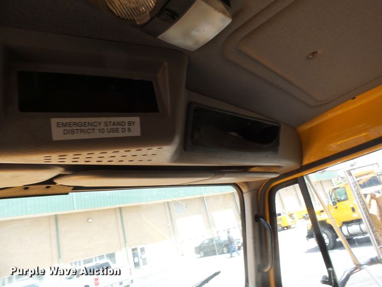 image for item DH7929 2002 International 4900 crew Cab dump truck