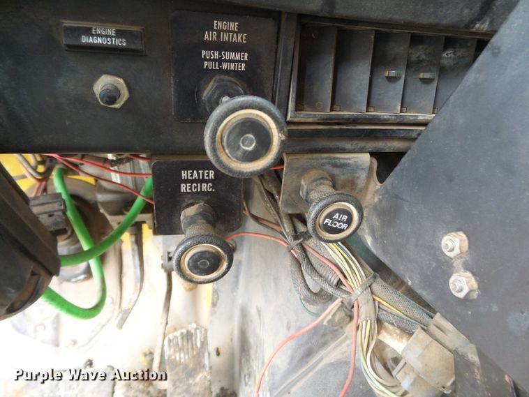 image for item DH7929 2002 International 4900 crew Cab dump truck