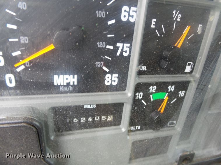 image for item DH7929 2002 International 4900 crew Cab dump truck