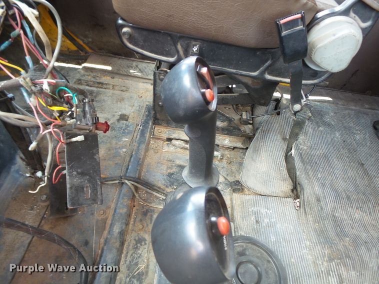 image for item DH7929 2002 International 4900 crew Cab dump truck