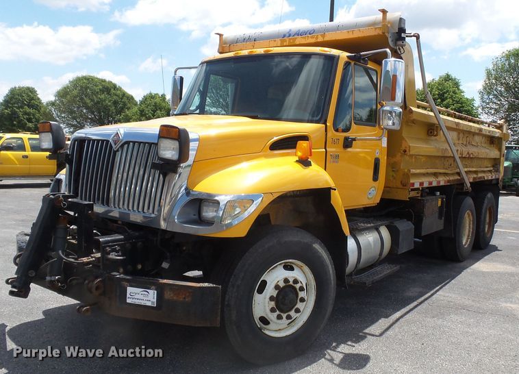 image for item DH7930 2006 International 7400 dump truck