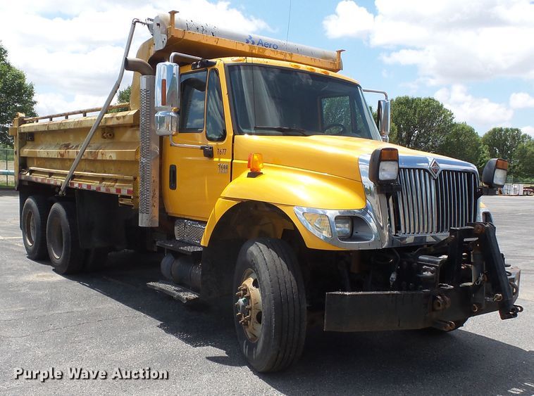 image for item DH7930 2006 International 7400 dump truck