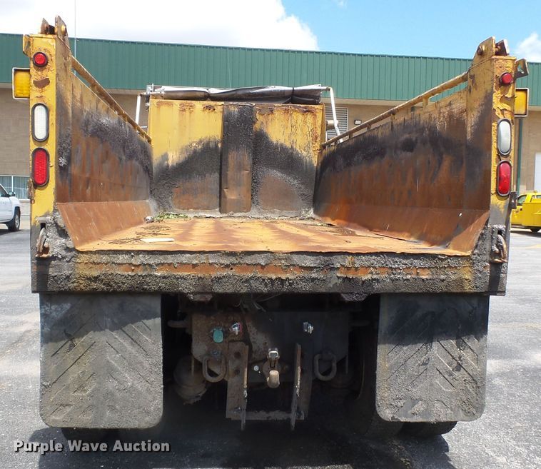 image for item DH7930 2006 International 7400 dump truck