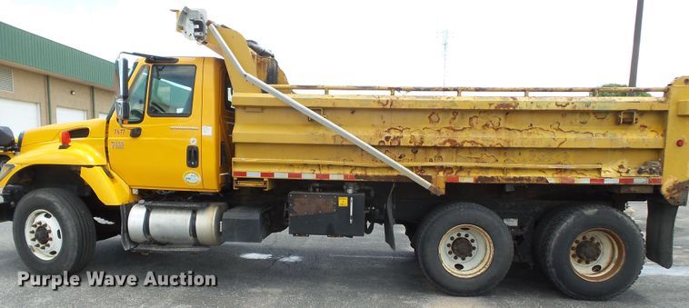 image for item DH7930 2006 International 7400 dump truck