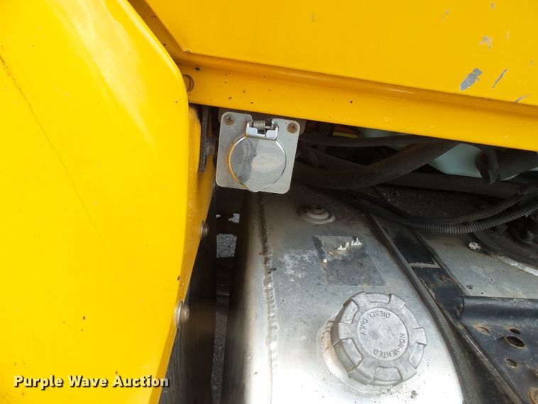 image for item DH7930 2006 International 7400 dump truck