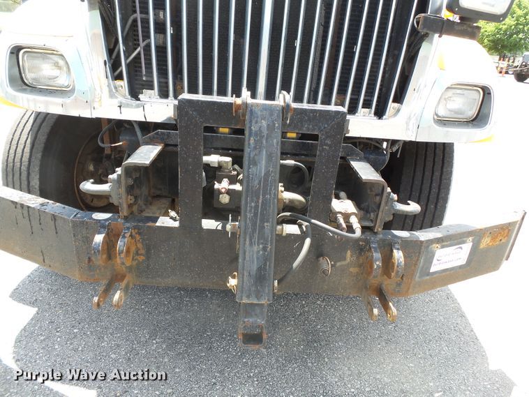 image for item DH7930 2006 International 7400 dump truck