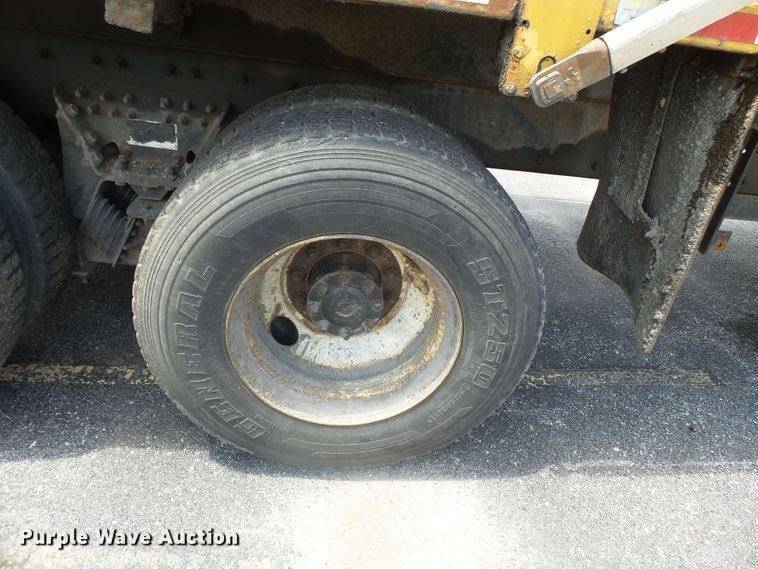 image for item DH7930 2006 International 7400 dump truck