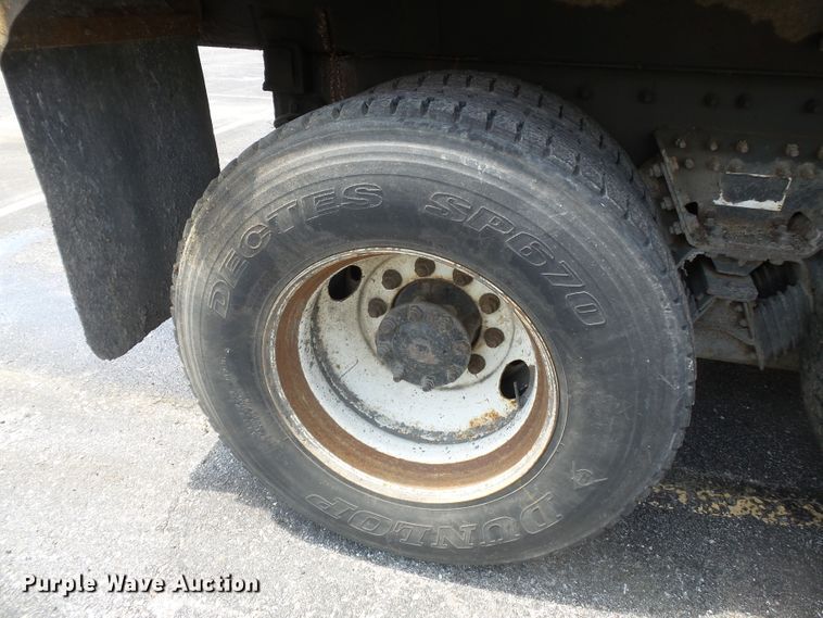 image for item DH7930 2006 International 7400 dump truck