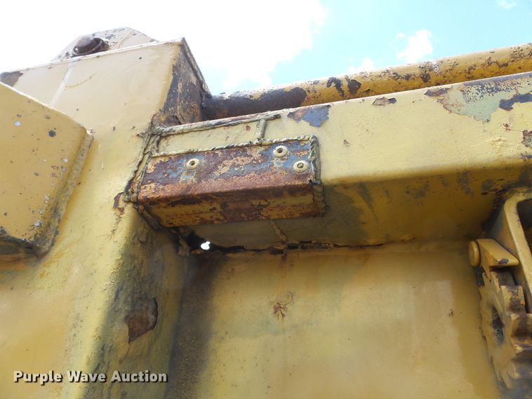 image for item DH7930 2006 International 7400 dump truck