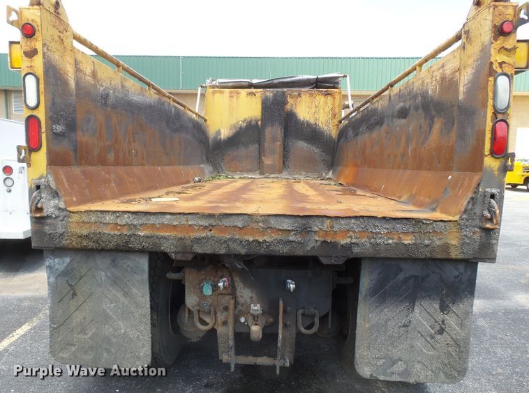 image for item DH7930 2006 International 7400 dump truck