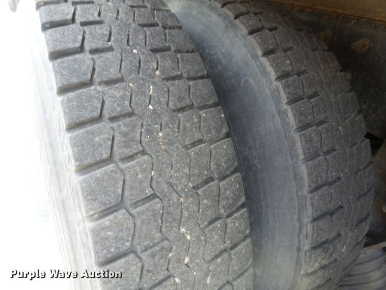 image for item DH7930 2006 International 7400 dump truck