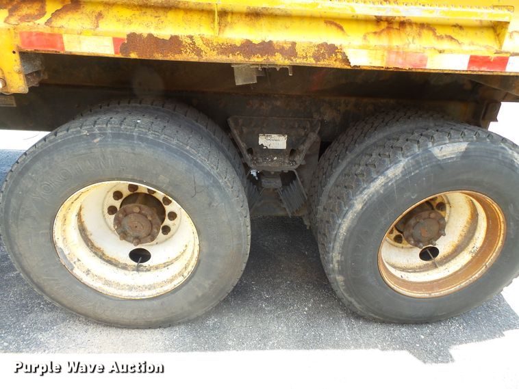 image for item DH7930 2006 International 7400 dump truck