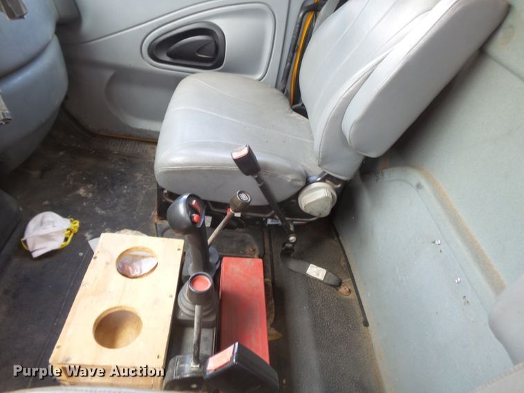 image for item DH7930 2006 International 7400 dump truck