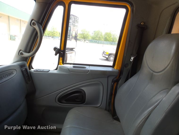 image for item DH7930 2006 International 7400 dump truck