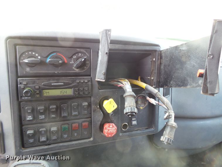 image for item DH7930 2006 International 7400 dump truck