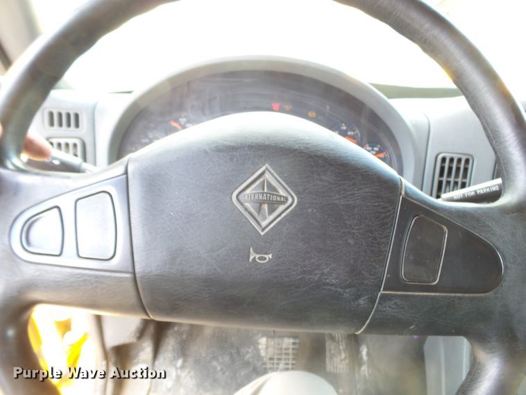 image for item DH7930 2006 International 7400 dump truck