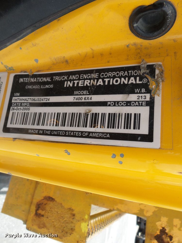 image for item DH7930 2006 International 7400 dump truck