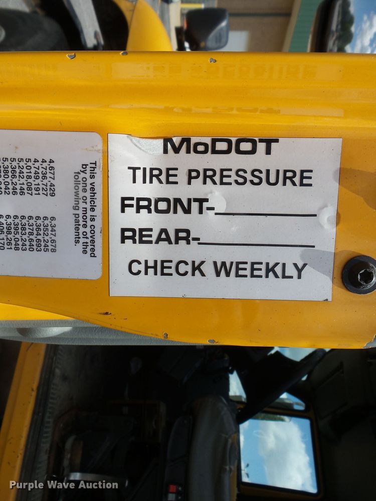 image for item DH7930 2006 International 7400 dump truck