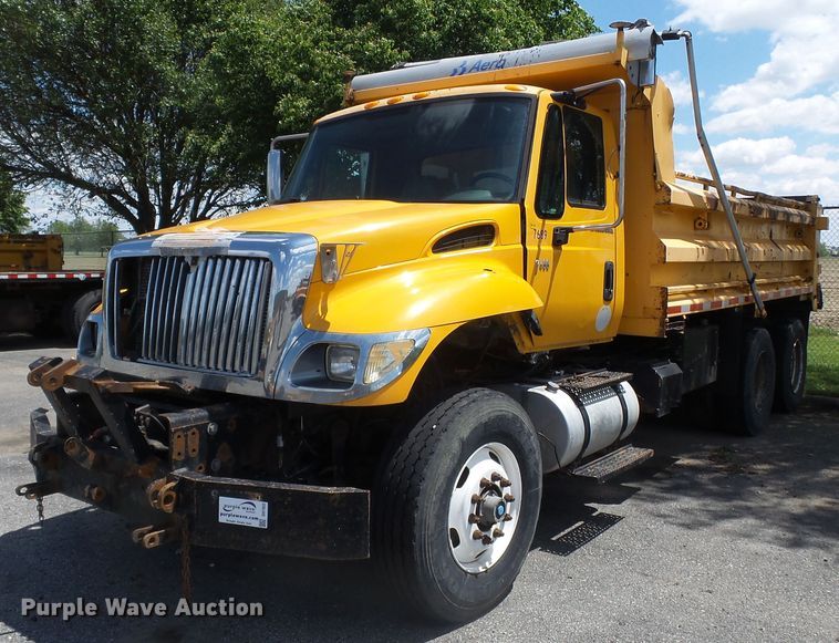 image for item DH7932 2006 International 7400 dump truck