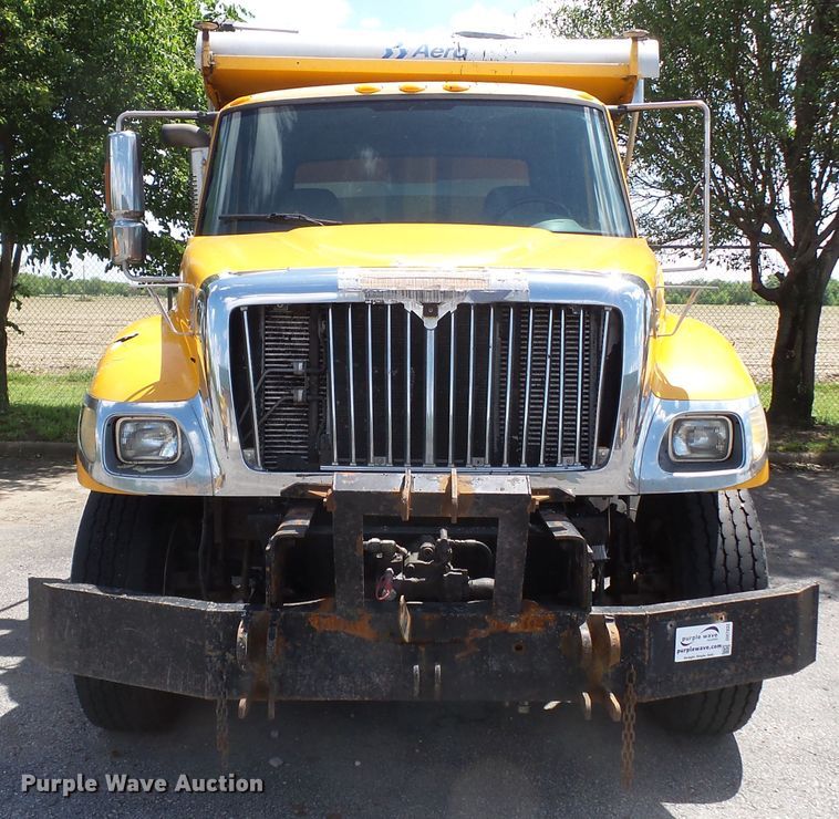 image for item DH7932 2006 International 7400 dump truck