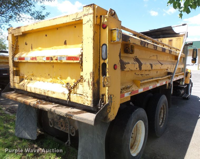 image for item DH7932 2006 International 7400 dump truck