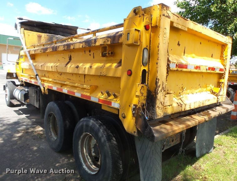 image for item DH7932 2006 International 7400 dump truck