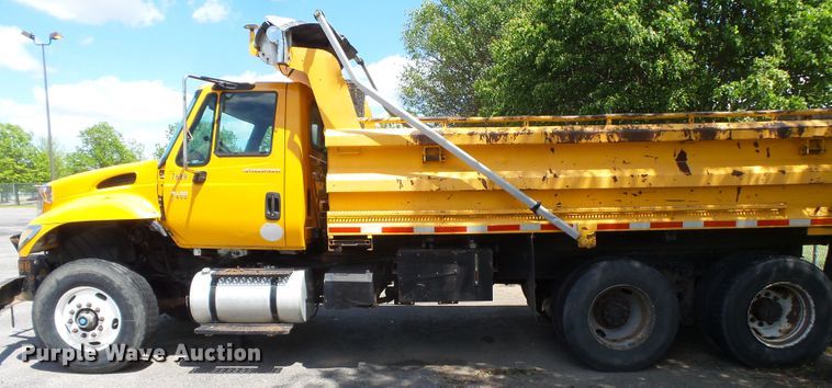 image for item DH7932 2006 International 7400 dump truck