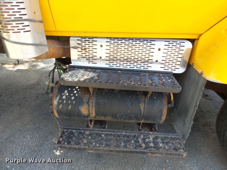 image for item DH7932 2006 International 7400 dump truck