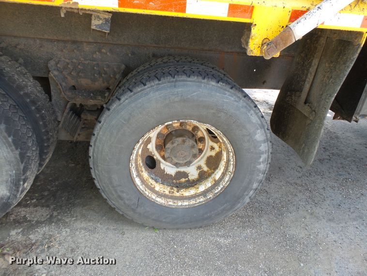 image for item DH7932 2006 International 7400 dump truck
