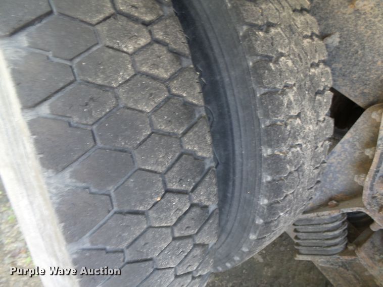 image for item DH7932 2006 International 7400 dump truck