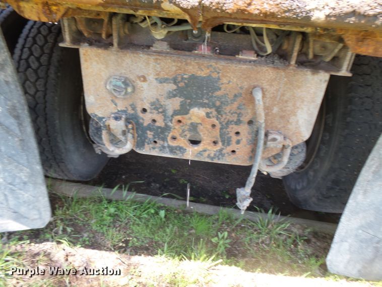 image for item DH7932 2006 International 7400 dump truck